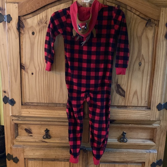 Kids PJ’s & Presenta red black hooded reindeer one piece pajamas size 4/5 - Picture 6 of 6